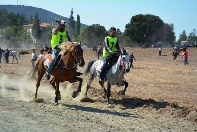 Rahvan Atlar Orhaneli’nde Yarıştı