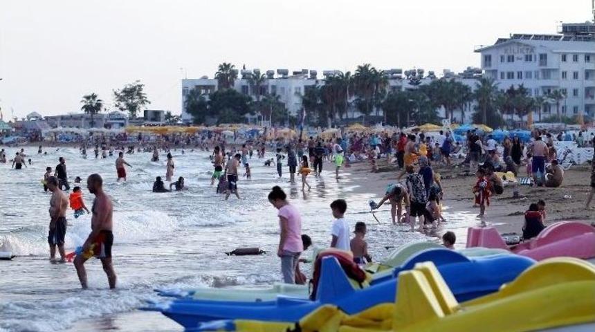 Hafta Sonu Mersin Sahilleri Doldu, Taştı