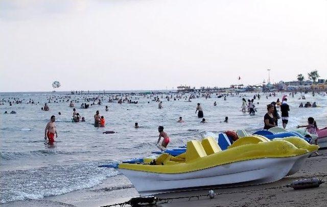 Hafta Sonu Mersin Sahilleri Doldu, Taştı