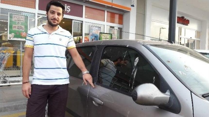 Avm&rsquo;nin Kadın G&uuml;venlik&ccedil;isi M&uuml;şterinin Otomobilini &Ccedil;izdi