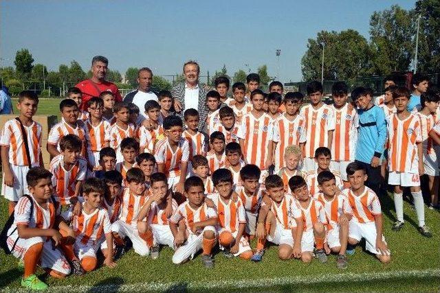 Akdeniz Belediyesi’nden Amatör Spor Kulüplerine Destek