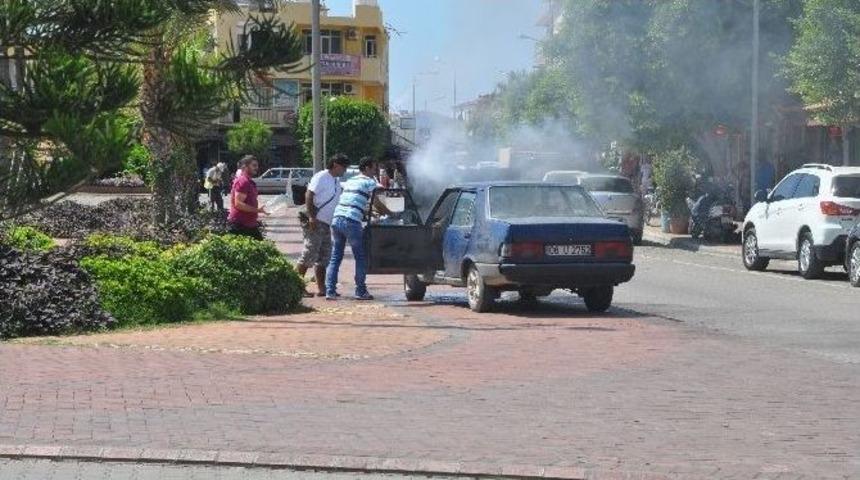 Seyir Halindeki Otomobilde Yangın &Ccedil;ıktı