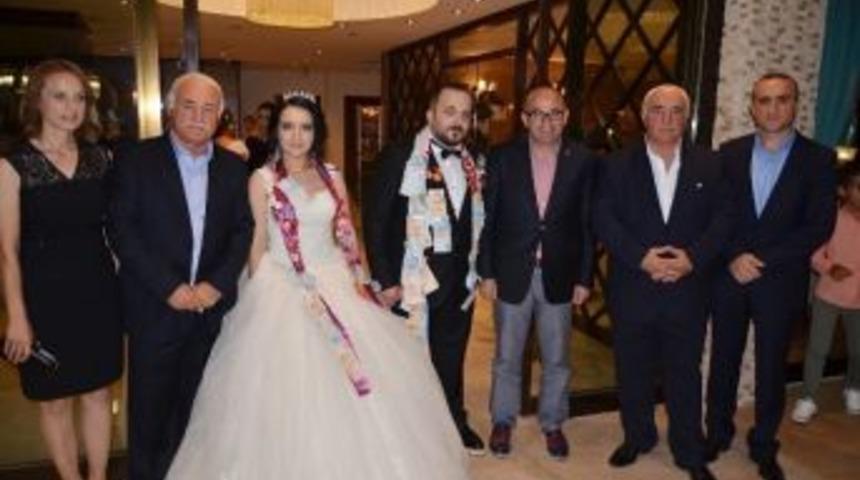 Başkan &Uuml;z&uuml;lmez, Cemiyetlere Katıldı