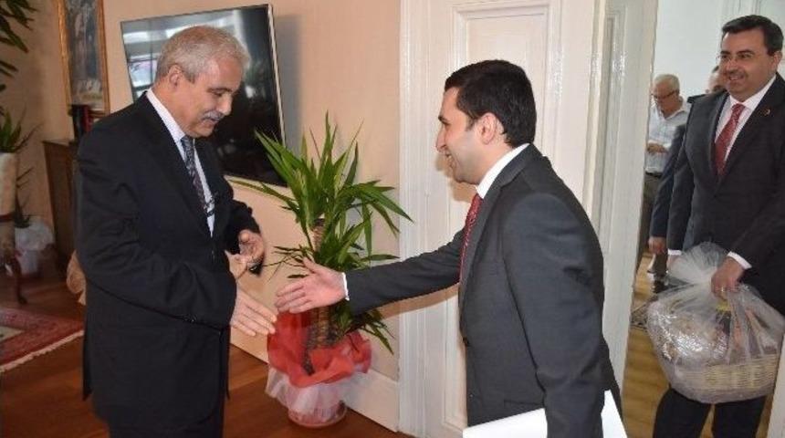 Kırkağa&ccedil; Heyetinden Vali G&uuml;ven&ccedil;er&rsquo;e Ziyaret