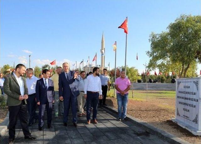 Vali Aktaş Ve Milletvekili Açıkgöz 15 Temmuz Vatan Şehitleri Anıtını Gezdi