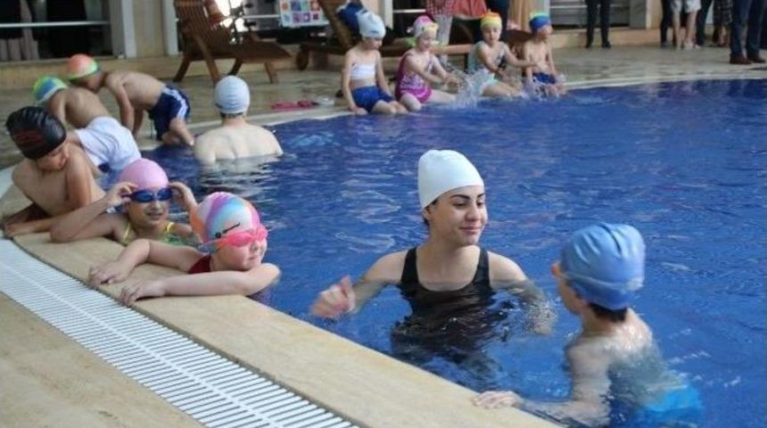 Serdivan Yaz Spor Okulları Bin 100 &Ouml;ğrenciyi Mezun Etti