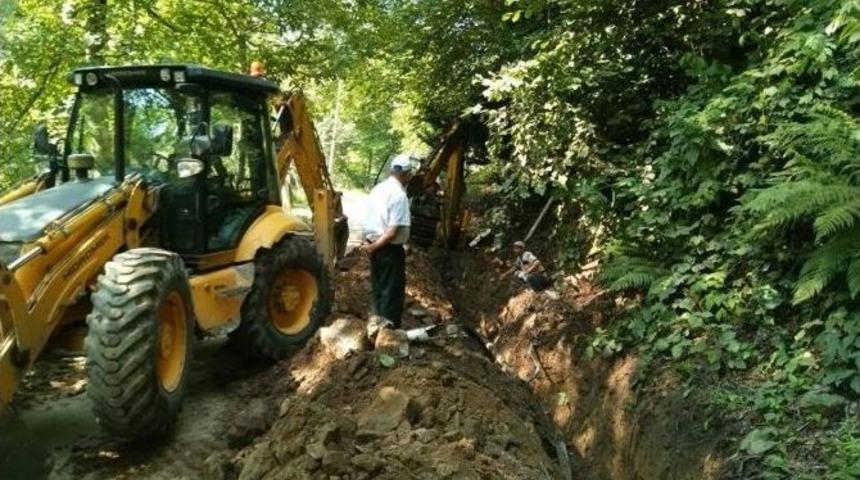 Ak&ccedil;akoca&rsquo;da K&ouml;ylerde İsale Hattı &Ccedil;alışmaları S&uuml;r&uuml;yor