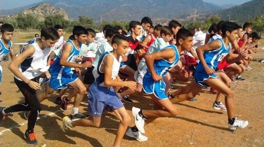 Gen&ccedil; Sporcular Yunusemre&rsquo;yi Tercih Etti