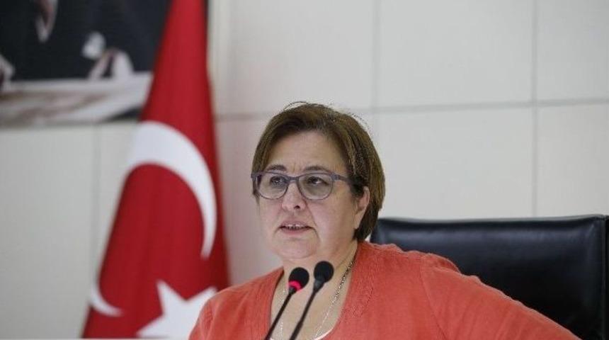 Konak&rsquo;tan T&uuml;rk Futbolunu Sevindirecek İki Karar