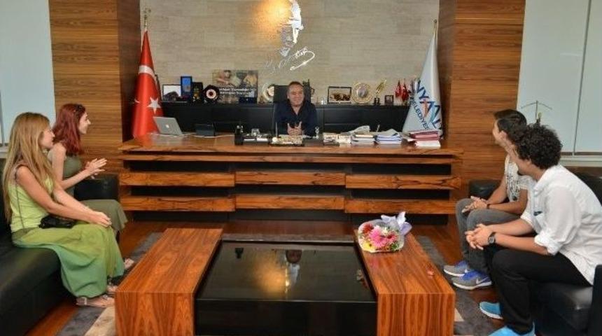 Başkan B&ouml;cek&rsquo;e Et&uuml;t Merkezi Teşekk&uuml;r&uuml;