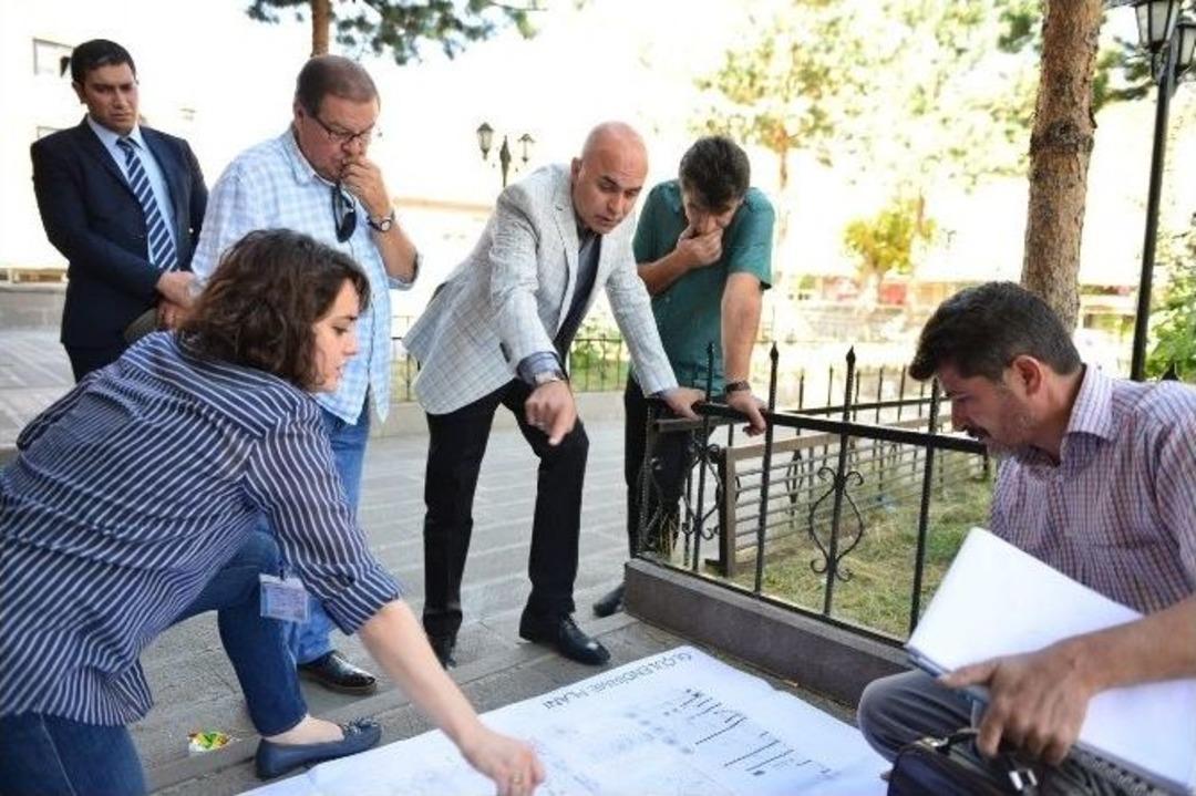 Erzurum&rsquo;da Tarih İ&ccedil;inde Bir Meydan İ&ccedil;in İlk Kazma Vuruldu