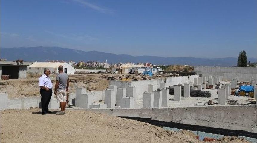 Başkan Uysal Devlet Hastanesi İnşaatında İncelemelerde Bulundu