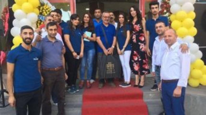 &Uuml;nl&uuml; Şair Ş&uuml;kr&uuml; Erbaş Hayranlarıyla Buluştu