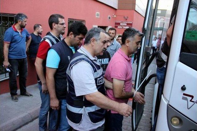 Bylock Kullanıcısı 34 Polis Adliyeye Sevk Edildi