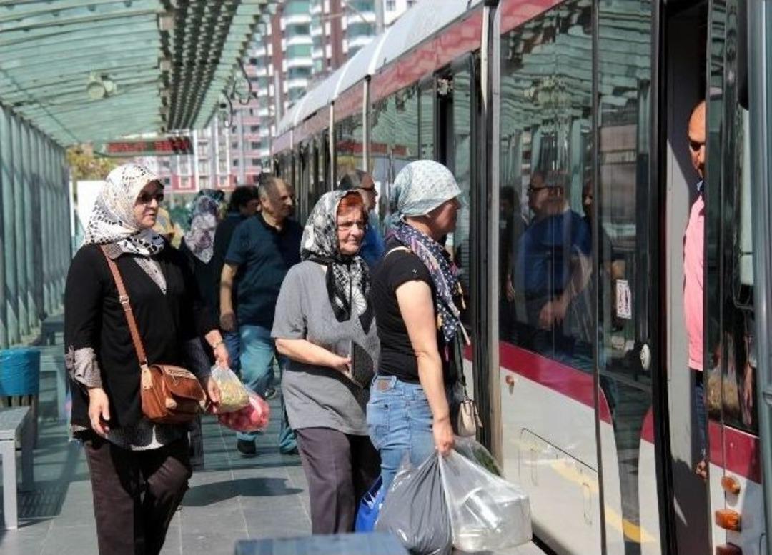 Tramvayda Mevcut &Uuml;cretlere Zam Yok