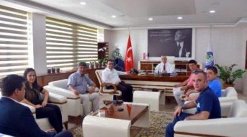 Masa Tenisi Federasyonu Başkanı &Ccedil;imen&rsquo;den Salihli Ziyareti