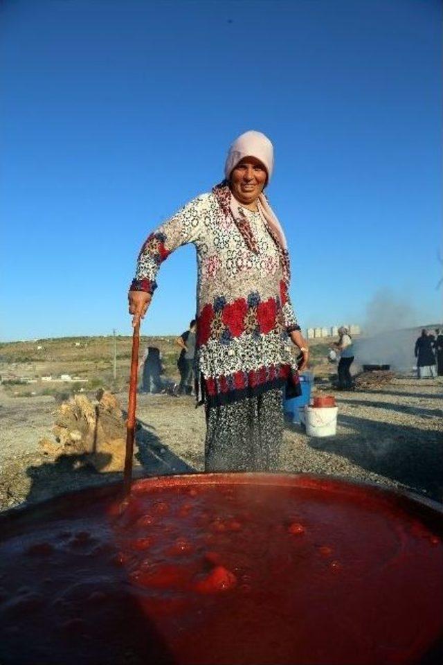 Talas’ta Bin 150 Aile Salça Kaynattı