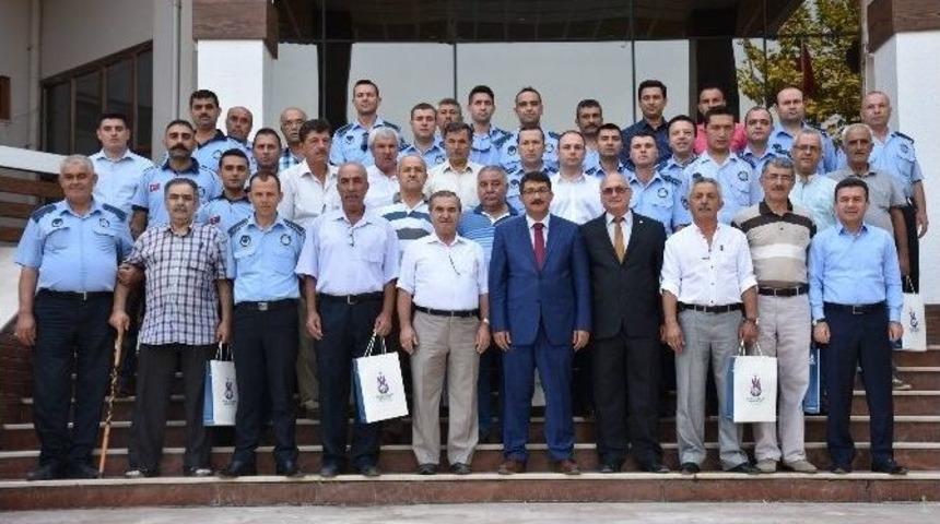 Başkan &Ccedil;elik Zabıtayla Kahvaltıda Buluştu