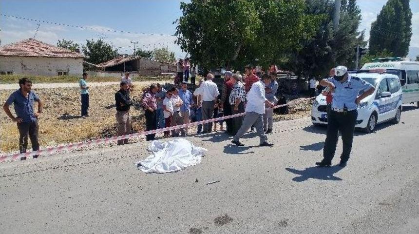 Tır&rsquo;ın &Ccedil;arptığı Motosikletli Yaşlı Adam Hayatını Kaybetti