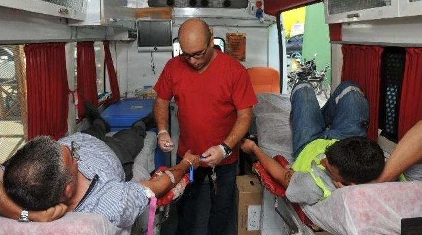 Tarsus Belediyesi Temizlik İşleri M&uuml;d&uuml;rl&uuml;ğ&uuml; &Ccedil;alışanları Kan Bağışladı