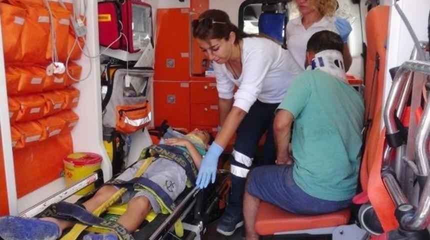 Aksaray&rsquo;da Otomobil Tır&rsquo;a Arkadan &Ccedil;arptı: 5 Yaralı