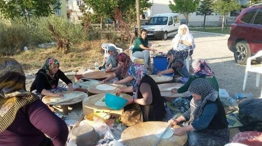 Mahalle Sakinlerinden G&ouml;zleme İkramı