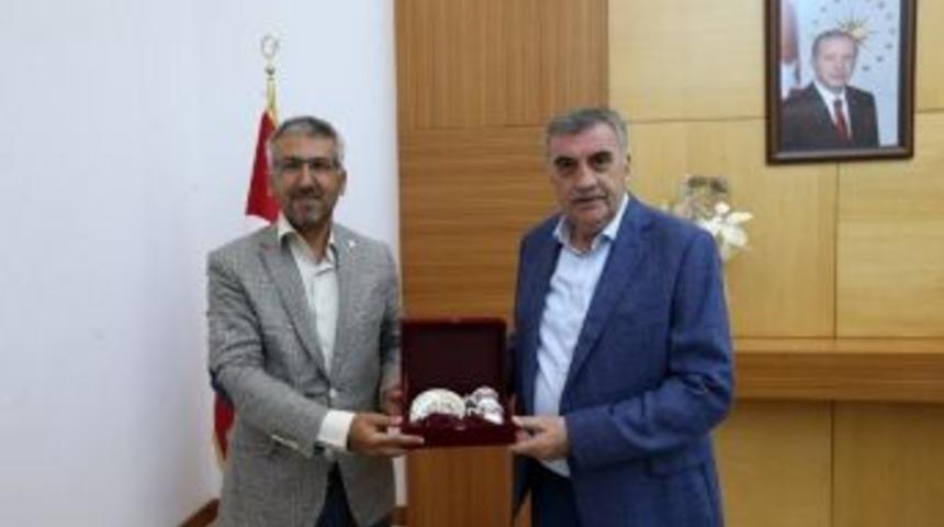 Kızılay Sakara Şube Başkanından Başkan To&ccedil;oğlu&rsquo;na Ziyaret