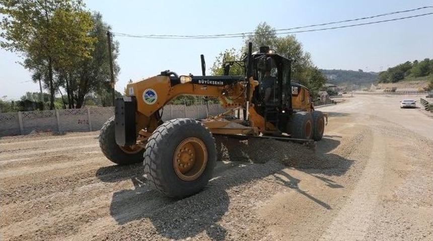 Başkan To&ccedil;oğlu Mithatpaşa&rsquo;daki Yol &Ccedil;alışmasını İnceledi