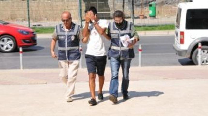Alanya&rsquo;da Telefon Hırsızı Su&ccedil;&uuml;st&uuml; Yakalandı