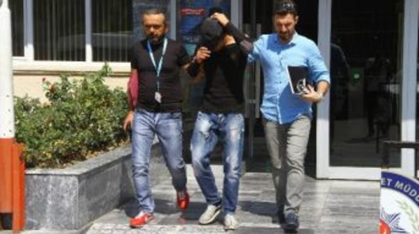 Camı Kırılan Ara&ccedil;tan Uyuşturucu &Ccedil;ıktı