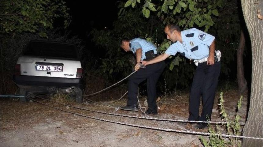 Freni Boşalan Otomobil U&ccedil;urumdan Yuvarlanmaya Ramak Kala Durdu