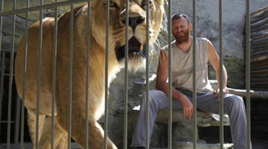 Bu adam g&ouml;renleri şaşırtıyor