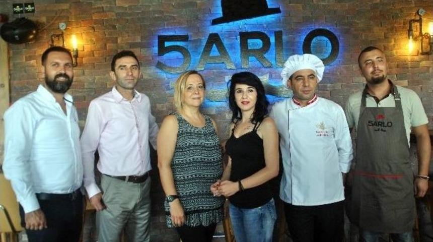 Şarlo Kafe Aydınlıların Uğrak Noktası Haline Geldi