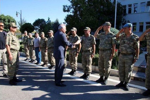 Vali Zorluoğlu’dan İl Jandarma Komutanlığı’na Ziyaret