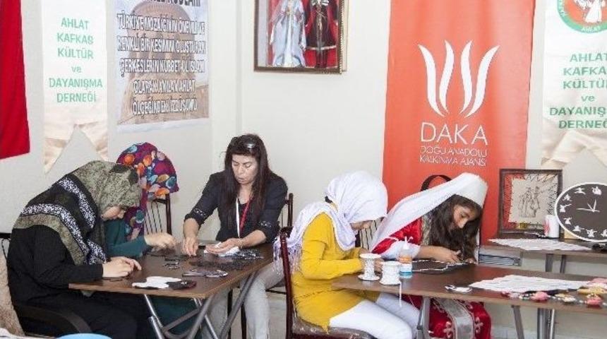 Ekonomiye Hanım Eli Değecek