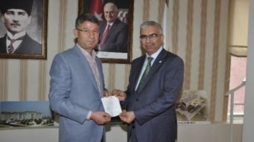 Fikret Yeni Geleneği Bozmadı