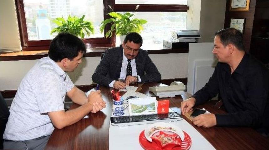 Başkan Ak&rsquo;tan T&uuml;rk Kızılayı&rsquo;na Kurban Bağışı