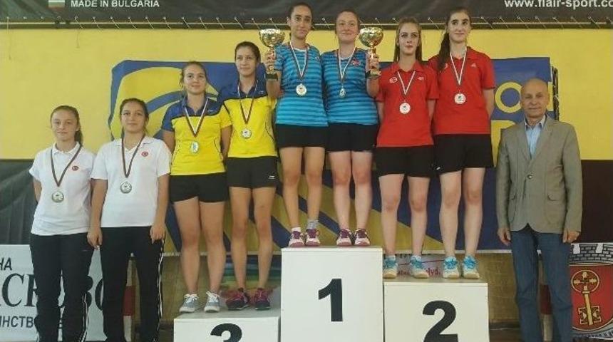 Badmintonculardan B&uuml;y&uuml;k Başarı