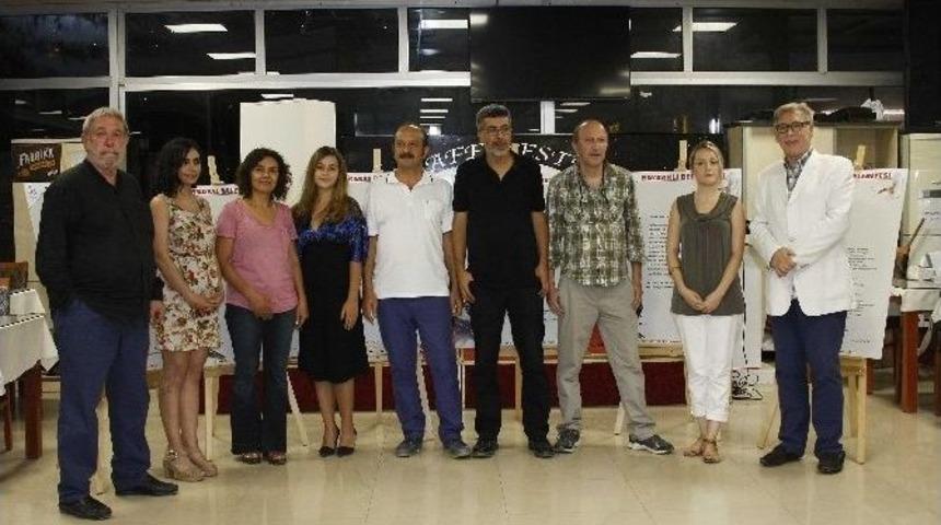 Bayraklı&rsquo;da Şairler &Ouml;d&uuml;llerine Kavuştu