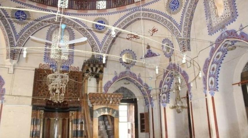 Roketli Saldırıda Tahrip Olan Tarihi Tekye Camisine Restorasyona Başlandı