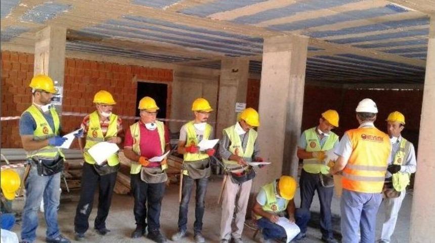 Ahşap Kalıp&ccedil;ıları Sınavda Ter D&ouml;kt&uuml;