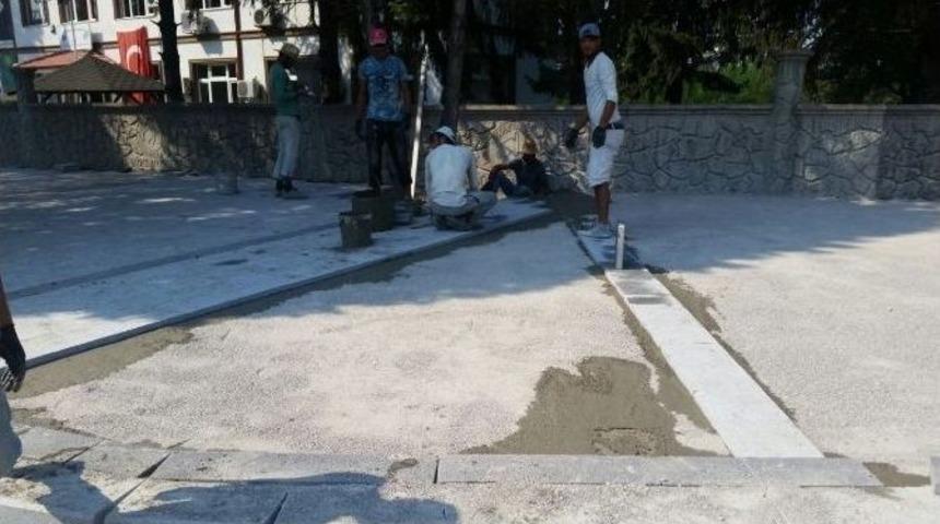 D&uuml;zce&rsquo;de A&ccedil;ılan Yollara Kaldırım Yapılıyor