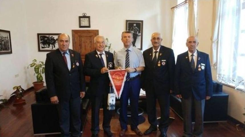 Gaziler Kaymakam Sırmalı&rsquo;yı Ziyaret Etti