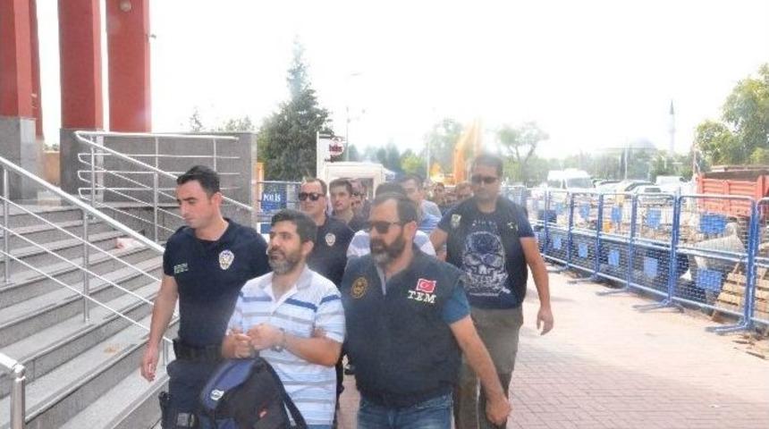 Kalkışma Sırasında Donanma Gemilerini Ka&ccedil;ıran Subaylar Adliyede