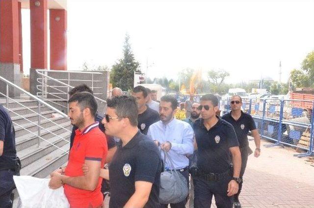 Kalkışma Sırasında Donanma Gemilerini Kaçıran Subaylar Adliyede