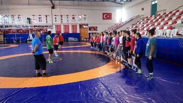 Minderin Yıldızları Dünya Arenasına Çıkıyor