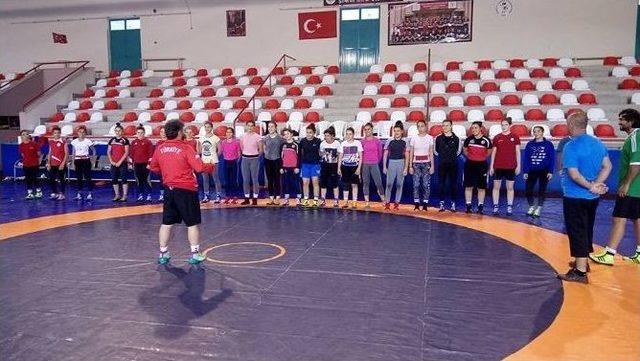 Minderin Yıldızları Dünya Arenasına Çıkıyor