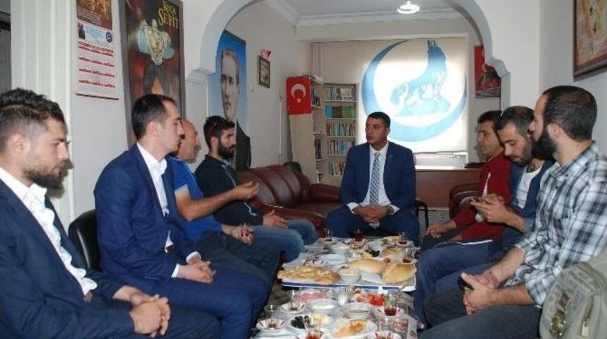 Kars &Uuml;lk&uuml; Ocakları Başkanı G&uuml;ng&ouml;r, Basınla Bir Araya Geldi