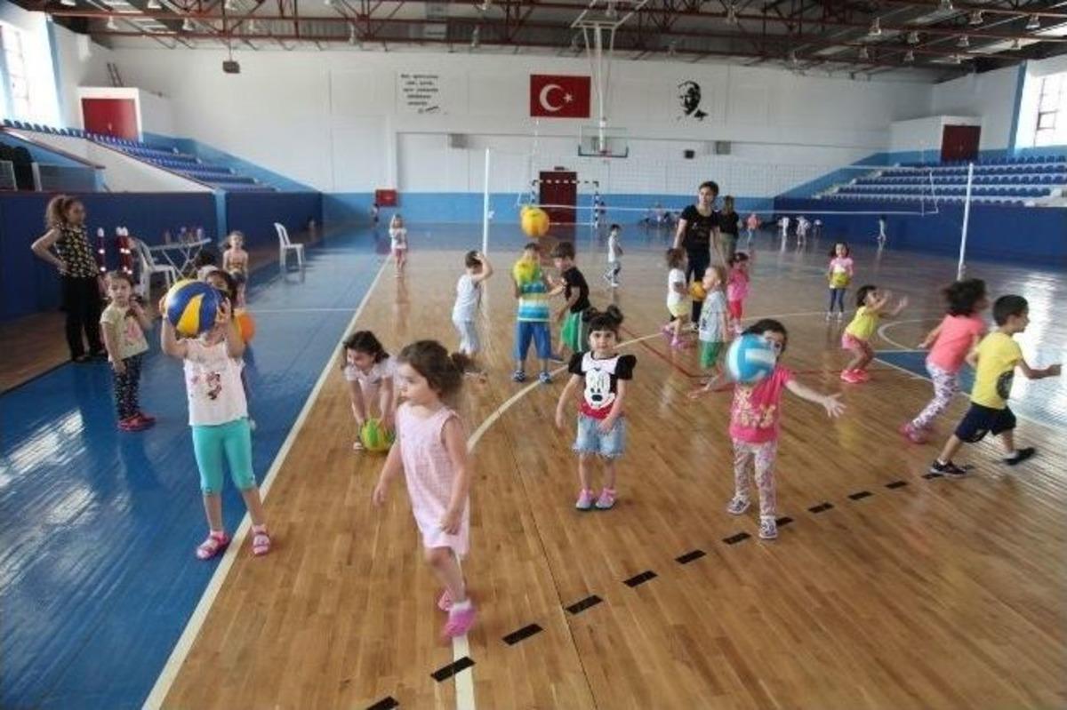 Minikler Spor Yapmanın Keyfini Yaşıyor