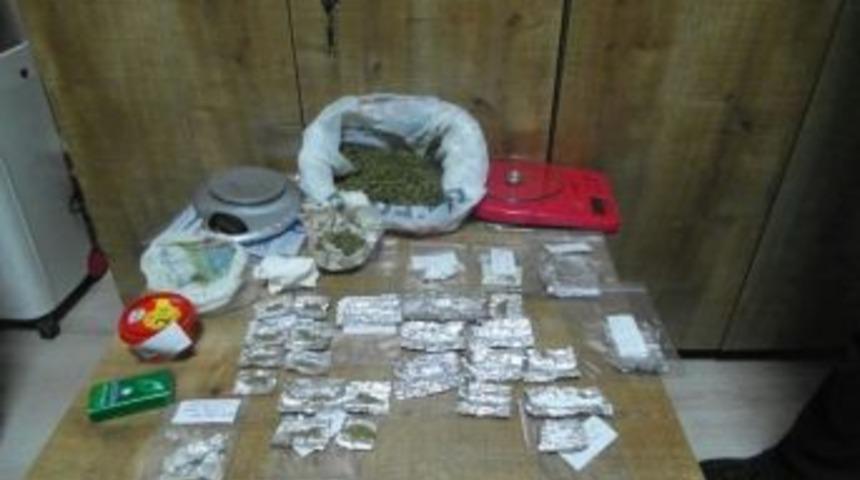 Kayseri&rsquo;de Uyuşturucu Operasyonu: 8 G&ouml;zaltı